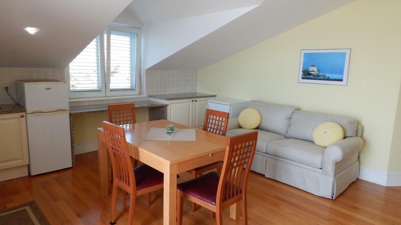 Seafront Apartments Nemira Omiš Dış mekan fotoğraf